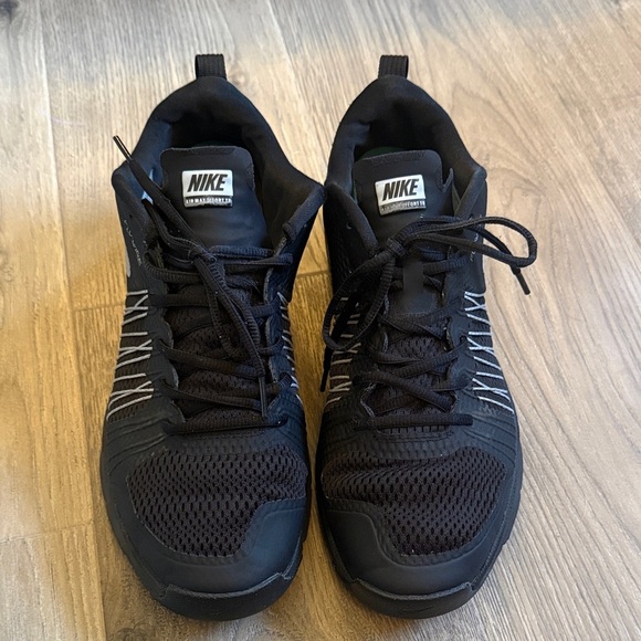 Nike Black and Gray Men's Athletic Shoes - Picture 3 of 7